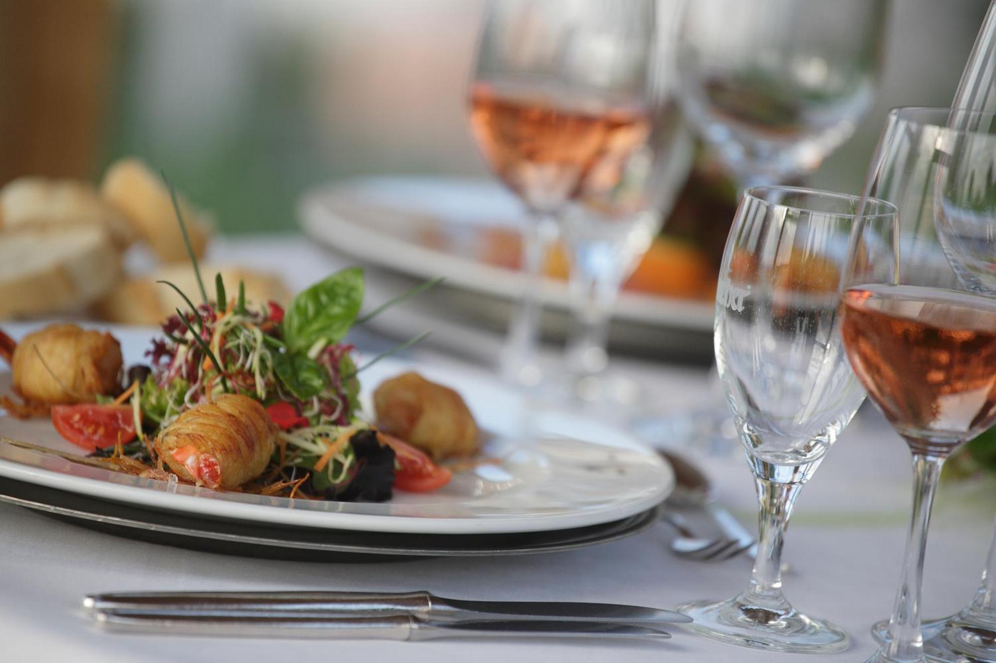 Badhotel Restaurant Stauferland Bad Boll Ngoại thất bức ảnh