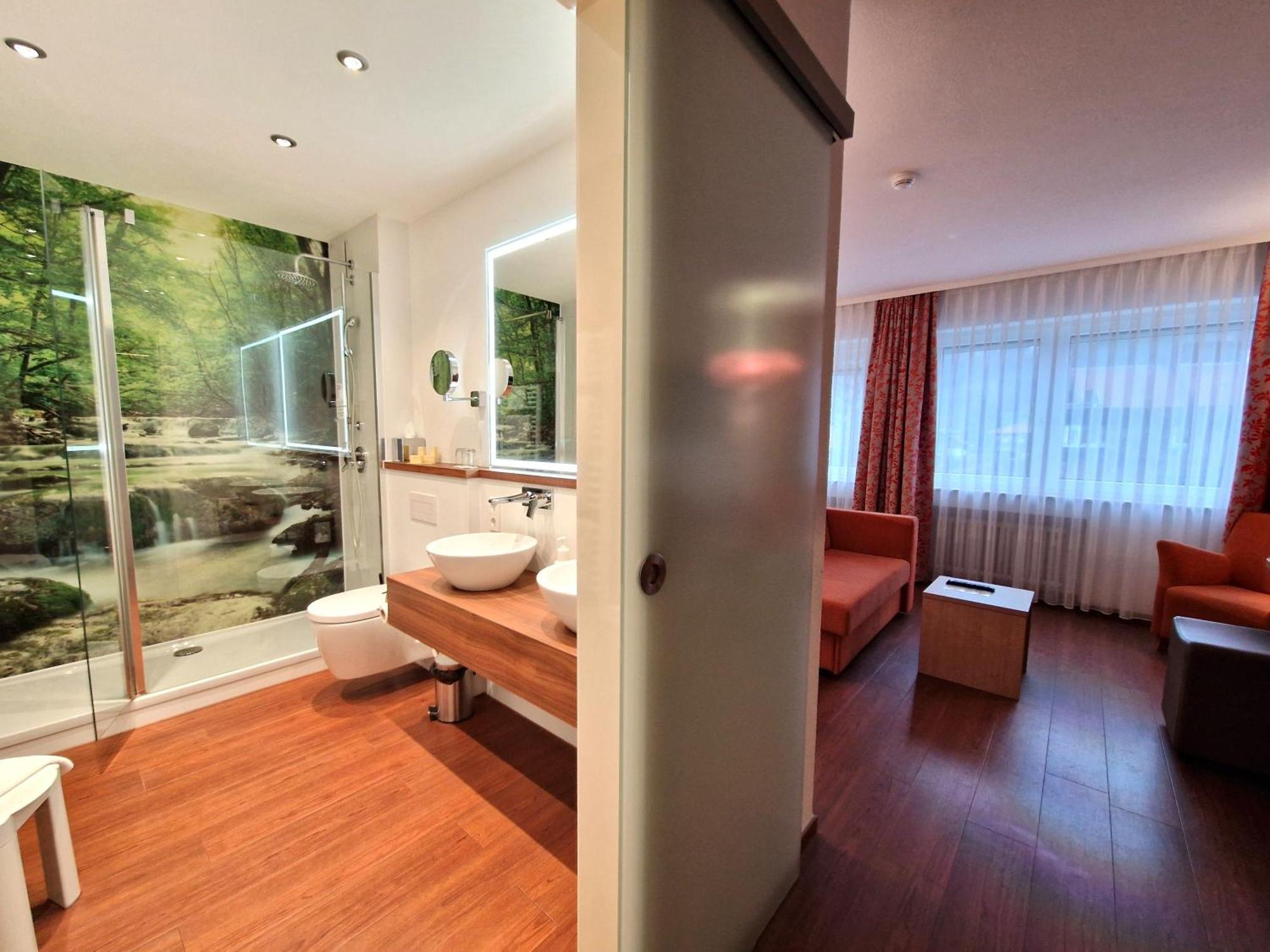 Badhotel Restaurant Stauferland Bad Boll Ngoại thất bức ảnh