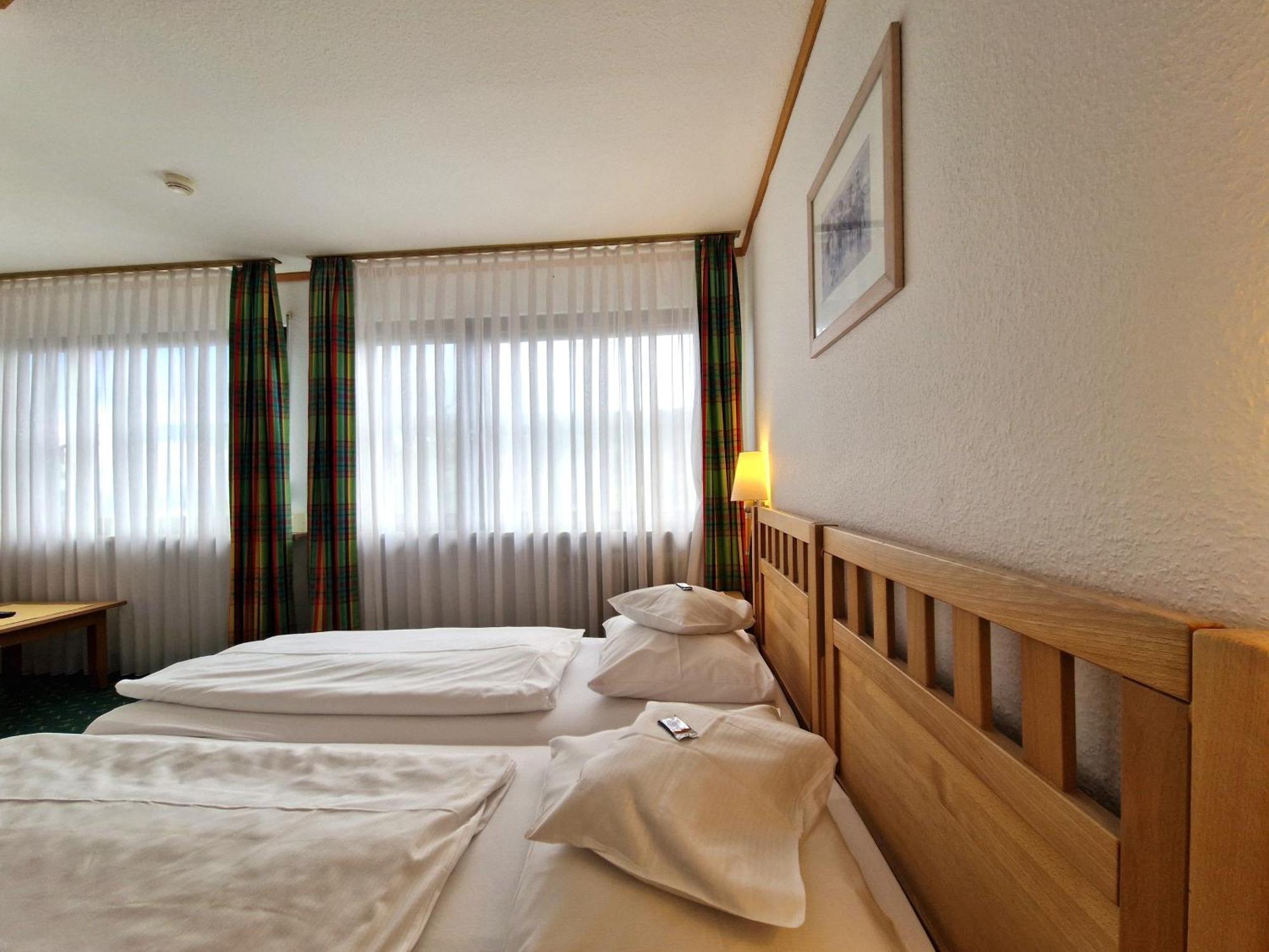 Badhotel Restaurant Stauferland Bad Boll Ngoại thất bức ảnh